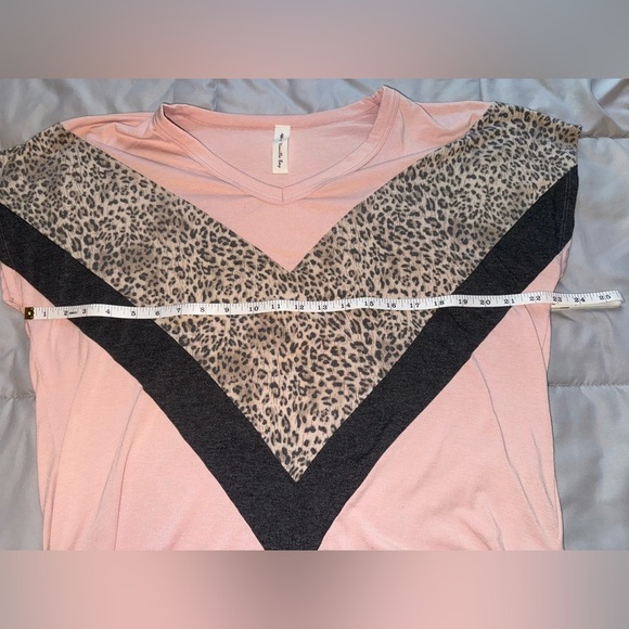 Vanilla Bay Pink and Black Leopard V-Neck Tee - Picture 4 of 6